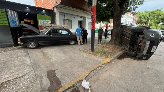 Choque y vuelco en Gaboto y Corrientes
