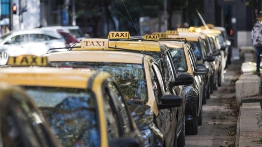 Fin de año con taxis en la calle, pero sin capacidad para absorber la demanda