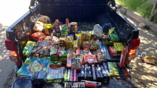 Desmantelaron un puesto de venta ilegal de pirotecnia en la zona sudoeste