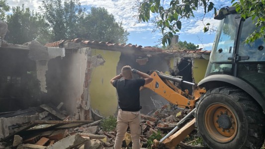 Derribaron un búnker de venta de drogas en barrio Las Flores y ya son 102 en Santa Fe