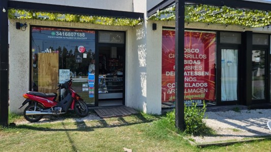 Robaron un comercio en Alvear: rompieron la vidriera con una camioneta y huyeron