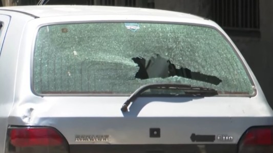 Atacaron a balazos a un auto estacionado en Villa Gobernador Gálvez