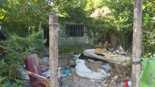 Derribaron un búnker de venta de drogas en barrio La Bombacha