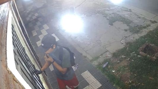 Fingió estar armado y se llevó la recaudación de un kiosco