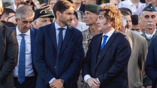 Maximiliano Pullaro participó del acto por los 213 años del Combate de San Lorenzo