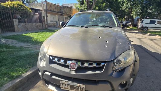 Balearon una camioneta y dejaron una mensaje dirigido a un preso