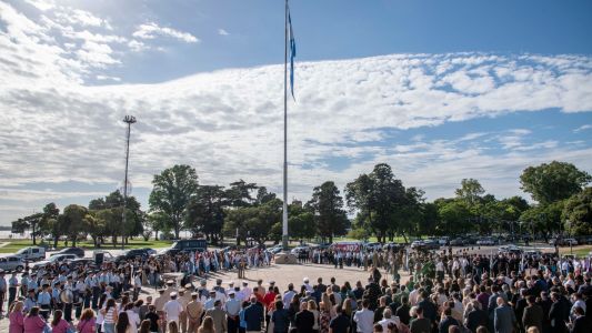 Día de la Creación de la Bandera Argentina: Rosario volvió a izar el símbolo patrio en su cuna histórica