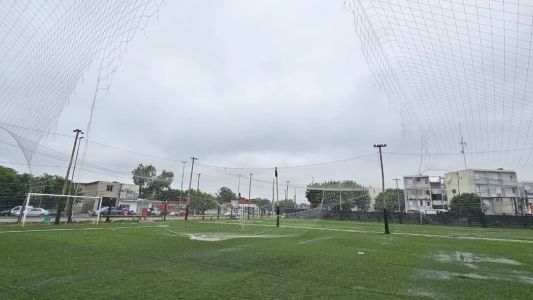 A horas de inaugurarse, el temporal destrozó un complejo de Fútbol 5