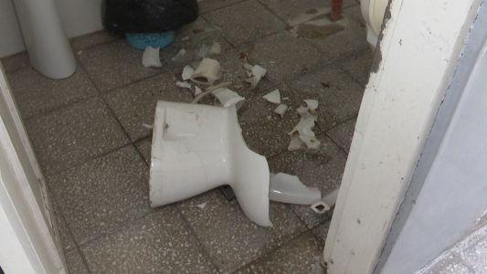 Vandalizaron nuevamente la escuela donde estudió Messi: 400 chicos otra vez sin clases