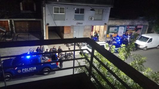 Amenazas contra un edificio: dejaron una nota intimidatoria y prendieron fuego un trapo