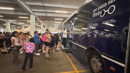 Realizan controles oftalmológicos gratuitos y entregan los lentes en el día