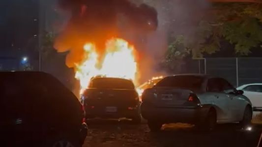 Se incendió un auto estacionado: vecinos sospechan de un ataque vandálico