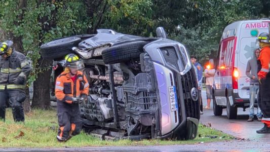 Fuerte accidente en Funes, en una mañana de lluvia sin heridos de consideración