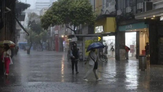 La ciudad de Rosario sigue bajo alerta meteorológico y piden tomar precauciones