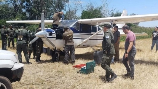 Otro narcoavión abandonado en Santa Fe: hallan una aeronave boliviana usada para transportar cocaína