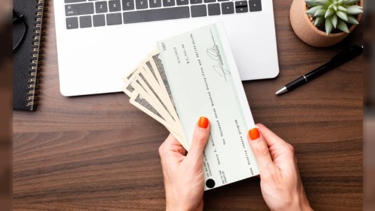 Alerta roja en la cadena de pagos: hubo casi 120.000 cheques rechazados en diciembre, un récord histórico