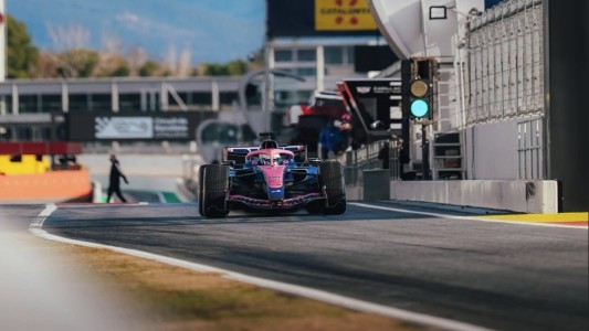 Franco Colapinto completó 28 vueltas con el nuevo Alpine A526 en los ensayos de F1 en Barcelona
