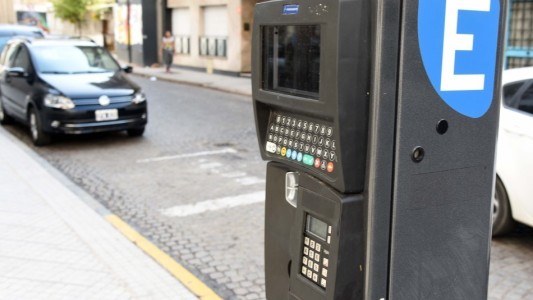 No se cobrará el estacionamiento medido en el centro durante las vísperas de las fiestas
