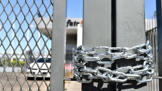 Cierre de Fate: el Gobierno reúne a la empresa y al gremio en medio de la conciliación obligatoria