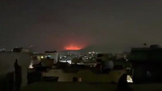 Pakistán lanzó ataques aéreos sobre Kabul y declaró una "guerra abierta" contra el gobierno talibán de Afganistán