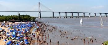 Balneario La Florida y Rambla Catalunya: opciones de playa y recreación en la costa norte de Rosario