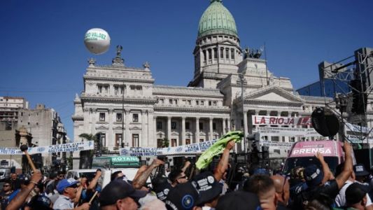 Movilización total: la CGT y las CTA marchan este miércoles al Congreso contra la reforma laboral de Milei