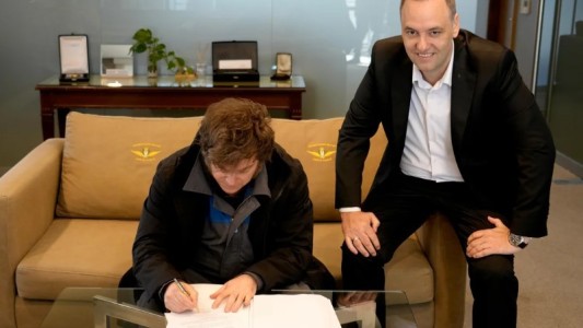 Javier Milei firmó el proyecto de reforma laboral y el Gobierno lo enviará al Congreso