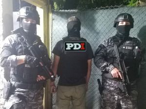 Dos detenidos en allanamientos por microtráfico en barrio Industrial