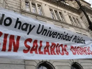Conflicto universitario en Rosario: la UNR y la UTN inician un paro total por una semana ante la pérdida salarial