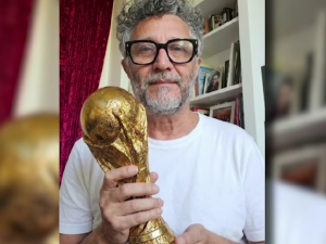 Maxi, el escultor que le regaló la Copa del Mundo a Fito Páez
