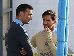 Lionel Scaloni confirmó que Lionel Messi será titular ante Zambia y habló sobre la lista del Mundial