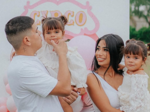 Daniela Celis compartió la adorable sesión de fotos de sus gemelas Aimé y Laia para Pascuas 2026
