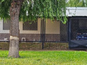 Conmoción en Villa Gobernador Gálvez: un adolescente de 14 años habría asesinado a su madre de un disparo