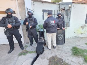 Golpe a la barrabrava de Coronel Aguirre por extorsiones
