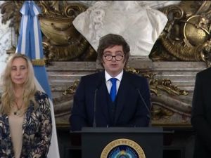 En cadena nacional, Javier Milei apuntó contra Cristina Kirchner y Axel Kicillof tras el fallo por YPF