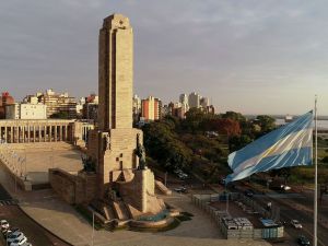 Alerta amarilla en Rosario: ráfagas de hasta 90 km/h y marcado descenso de temperatura