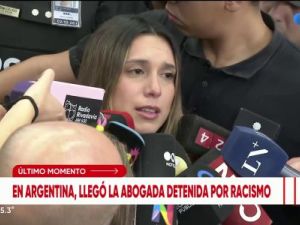 Agostina Páez regresó a Argentina tras permanecer retenida en Brasil por injuria racial