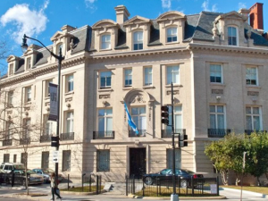 Refuerzan la seguridad en las embajadas de Estados Unidos, Israel e Irán en Buenos Aires