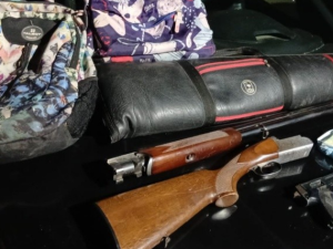 Detenidos tras entradera en Fisherton con arma y precintos