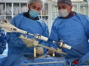 San Luis: realizaron el primer implante percutáneo con dispositivo “Dragón Fly” en pacientes de alto riesgo