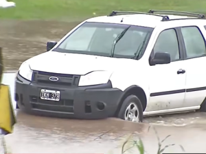 Fuerte temporal en la región: cayeron más de 100 mm de agua en el córdon industrial