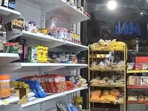 Robo en un minimercado de Echesortu: se hizo pasar por cliente y terminó armado