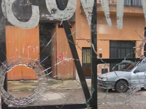 Balearon a una kiosquera en zona oeste