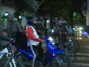 Protesta de cadetes en Córdoba y España: reclaman más espacio para bicicletas y motos