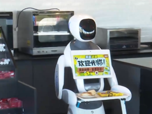 Atendidos por sus propios...¡Robots!