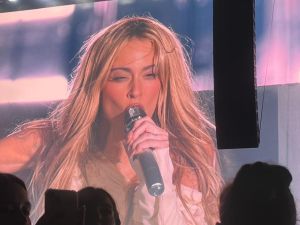 Tini deslumbró en Rosario con su show inmersivo y una imponente lista de invitados