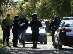 “Cara la jodita”: la reacción del primer padre notificado por el Gobierno por el costo del operativo por amenazas a escuelas