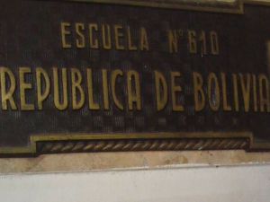 Falsa amenaza en una escuela: encontraron un mensaje alarmante en un baño