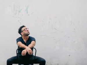 Pablo Comas celebra los 10 años de “Días de Fuerza” con un show gratis este jueves en la Lavardén