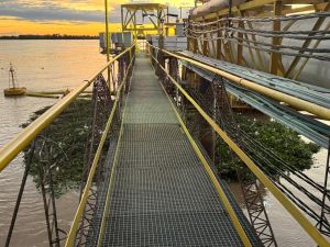 Tras días sin servicio, Rosario empieza a recuperar el suministro de agua potable